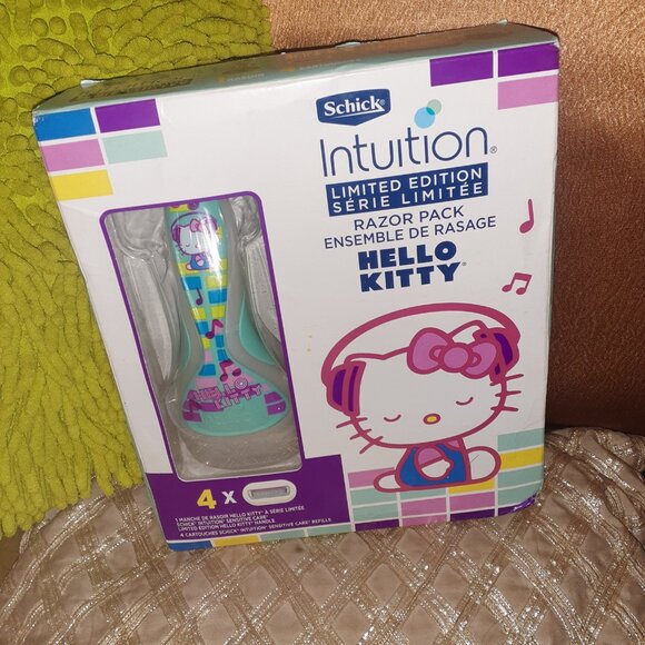 LIMITED EDITION HELLO KITTY SCHICK INTUITION RAZOR PACK - Picture 1 of 5